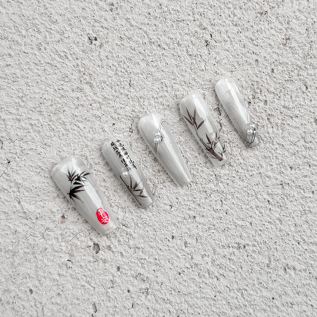 Fincloset Blessed Bamboo White
Glossy Coffin-Shaped Press-On Nails with Elegant Bamboo Print, Chinese-Inspired Design for Peace and Good Fortune